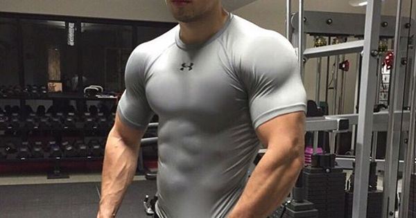 tight shirt to make muscles look bigger